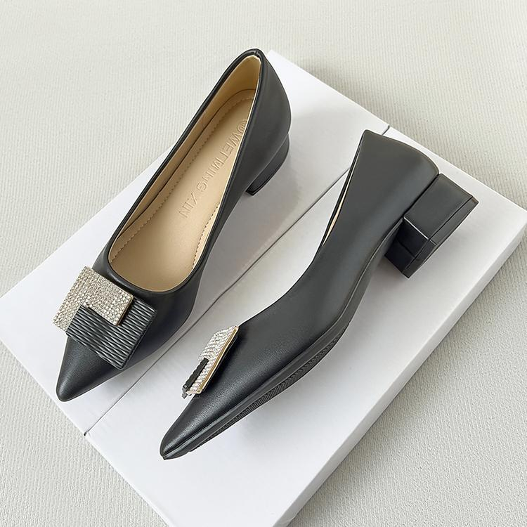 Giày Cao Gót 3Cm Mũi Nhọn Đính Đá Chất Liệu Da Mềm Size 33-42