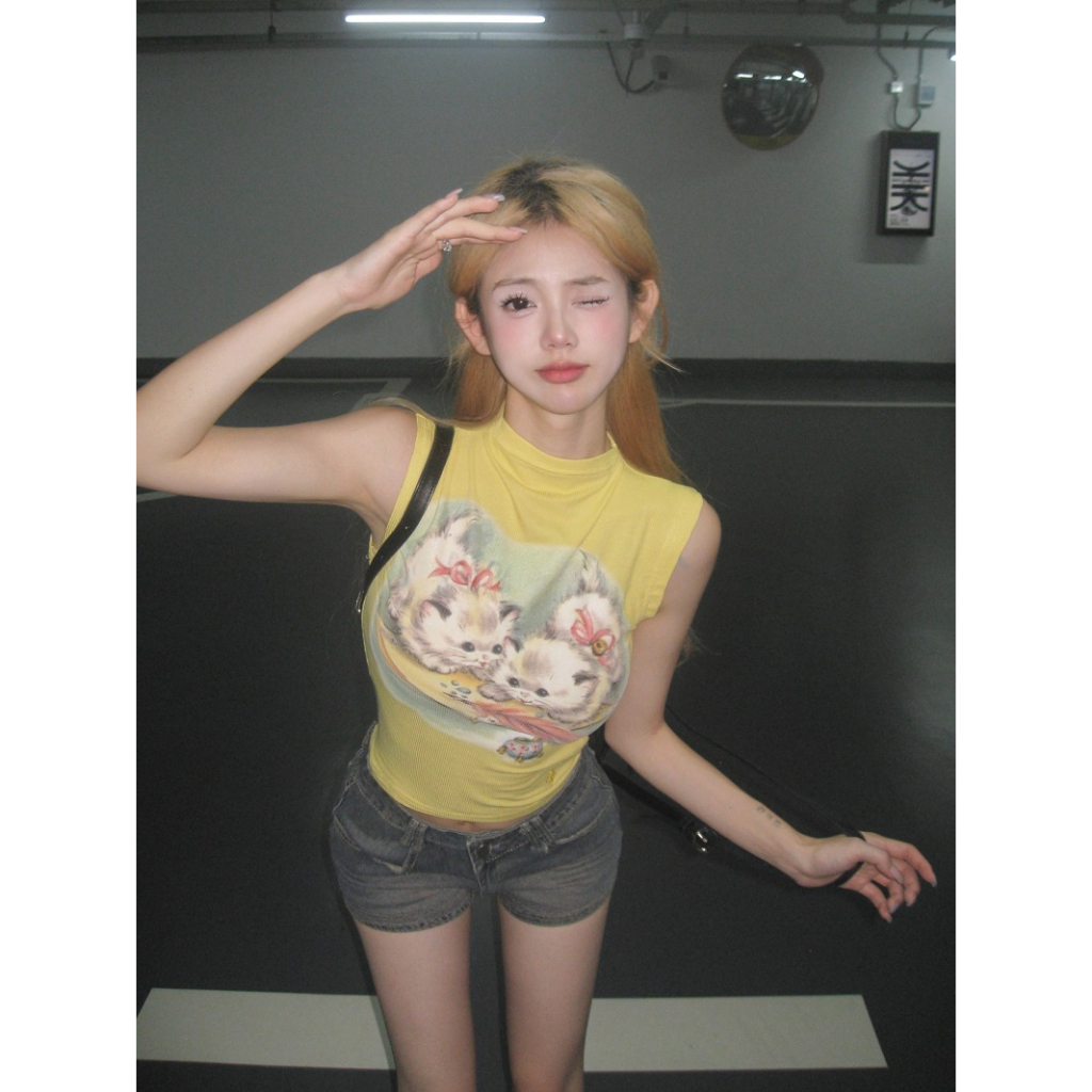 QADCOL Áo Thun Không Tay Cổ Tròn Màu Vàng In Hình Mèo Phong Cách Mỹ Thời Trang Mùa Hè Cho Nữ