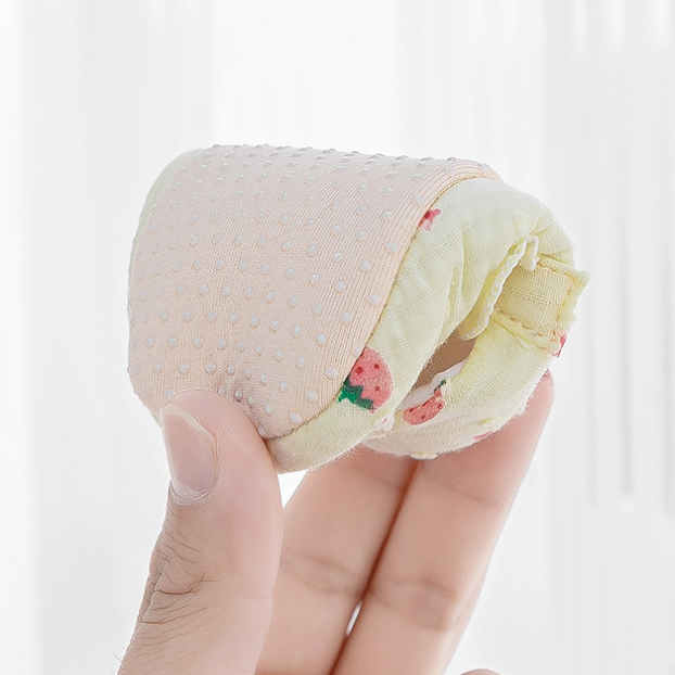 Giày Cotton Họa Tiết Dâu Tây Xinh Xắn Dành Cho Bé Gái 0-12 Tháng Tuổi