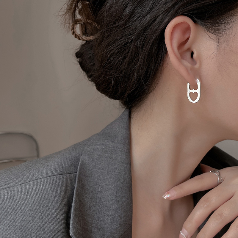 Khuyên Tai Tròn Bằng Thép Không Gỉ Màu Sắc Bạc Phong Cách Hàn Quốc Cá Tính Dành Cho Nữ