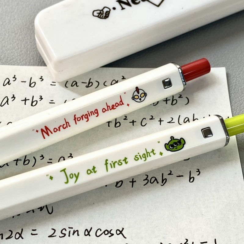 Bút Bi Mực Đen Ngòi 0.5mm Họa Tiết Hoạt Hình