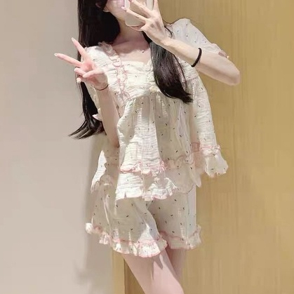 Bộ Đồ Ngủ Áo Tay Ngắn Phối Bèo + Quần Sooc Thời Trang Mùa Hè Xinh Xắn Cho Nữ