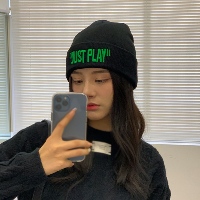 Mũ Len Hip hop Thêu Chữ Bảo Vệ Tai Cho Cặp Đôi