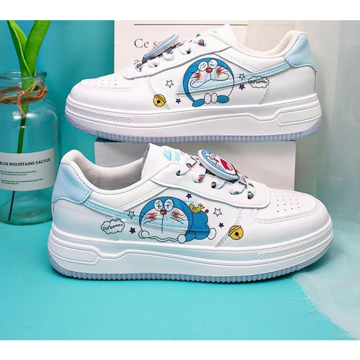 Giày Thể Thao Nữ Thoáng Khí Màu Xanh Sữa In Hình Doraemon Dễ Thương