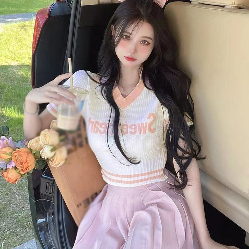 Áo Croptop Dệt Kim Tay Ngắn Cổ Bẻ Thêu Chữ Thời Trang Cho Nữ