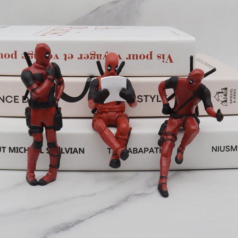 Mô Hình Nhân Vật Deadpool Đang Ngồi / Điều Chỉnh Tư Thế Ngồi / Trang Trí Bằng PVC