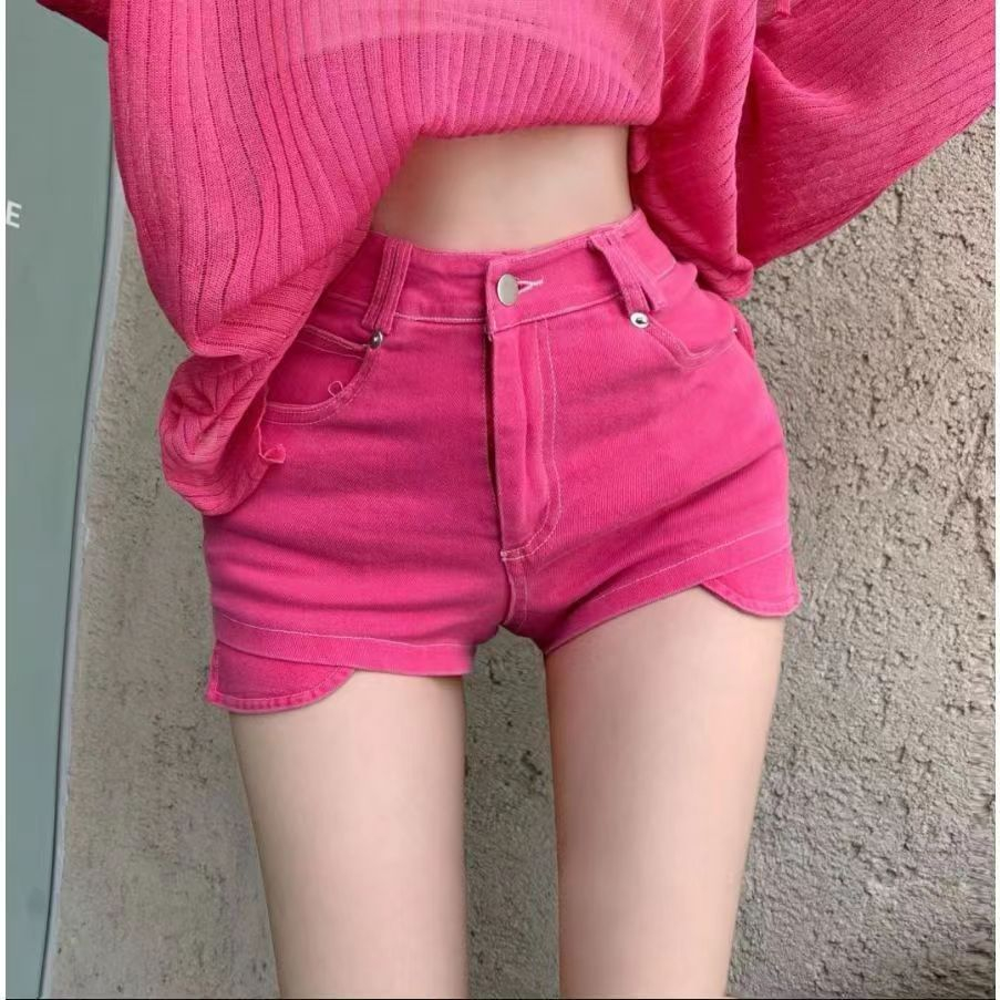 Sét Áo Thun Sọc Dọc Phom Rộng Phối Kèm Quần Đùi Kaki Màu Hồng Đẹp Mắt Cho Các Nàng Thích Phong Cách Năng Động