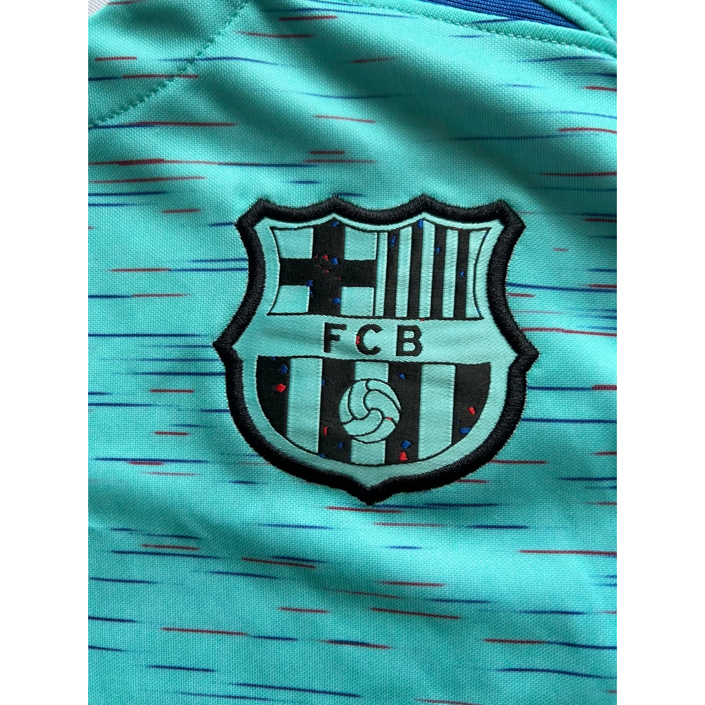 Áo Thun Đá Banh Màu Xanh Lá Số 23 / 24 Đội Tuyển Barcelona