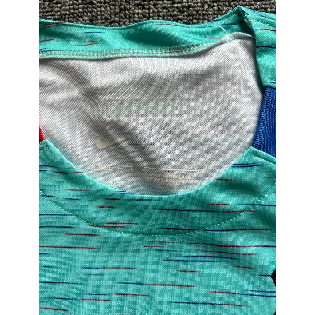 Áo Thun Đá Banh Màu Xanh Lá Số 23 / 24 Đội Tuyển Barcelona