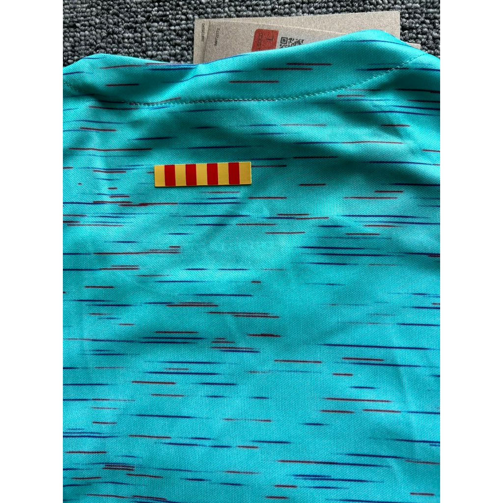 Áo Thun Đá Banh Màu Xanh Lá Số 23 / 24 Đội Tuyển Barcelona