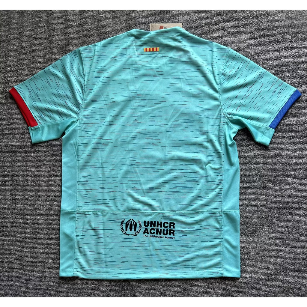 Áo Thun Đá Banh Màu Xanh Lá Số 23 / 24 Đội Tuyển Barcelona