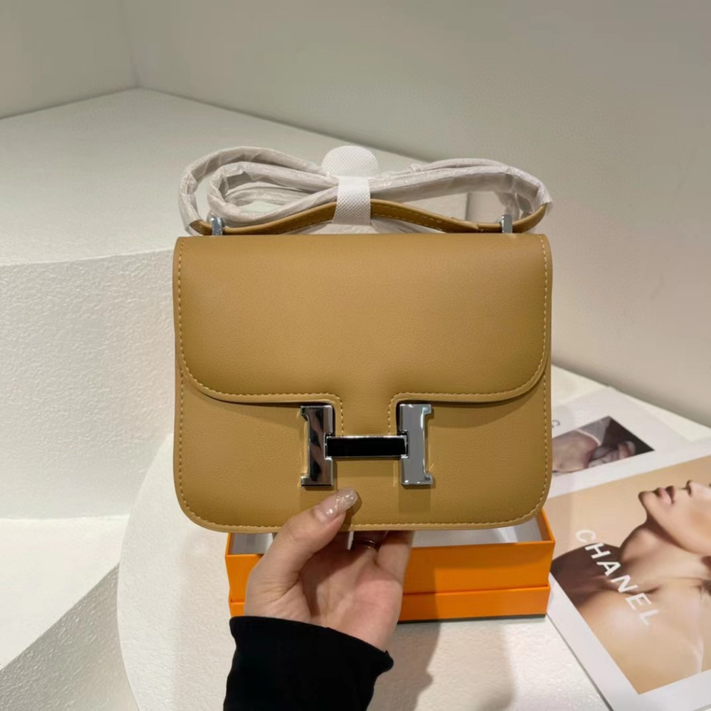 Túi Đeo Vai Da Bò Thật Dáng Vuông Nhỏ Thoải Mái Phong Cách Mới Kèm Hộp Đựng Cho Nữ777777-5285