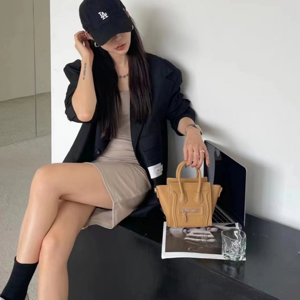 Túi Đeo Chéo Da Bò Họa Tiết Mặt Cười Cá Tính Cho Nữ777777-8128