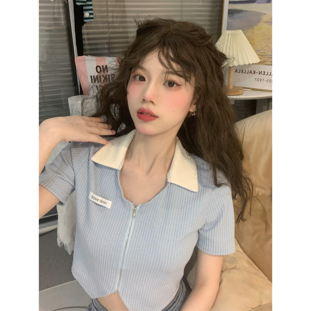 Kaisike Áo polo Tay Ngắn Dáng Ôm Có Khóa Kéo In Chữ Phong Cách Hàn Quốc Thời Trang Mùa Hè 2023 Cho Nữ