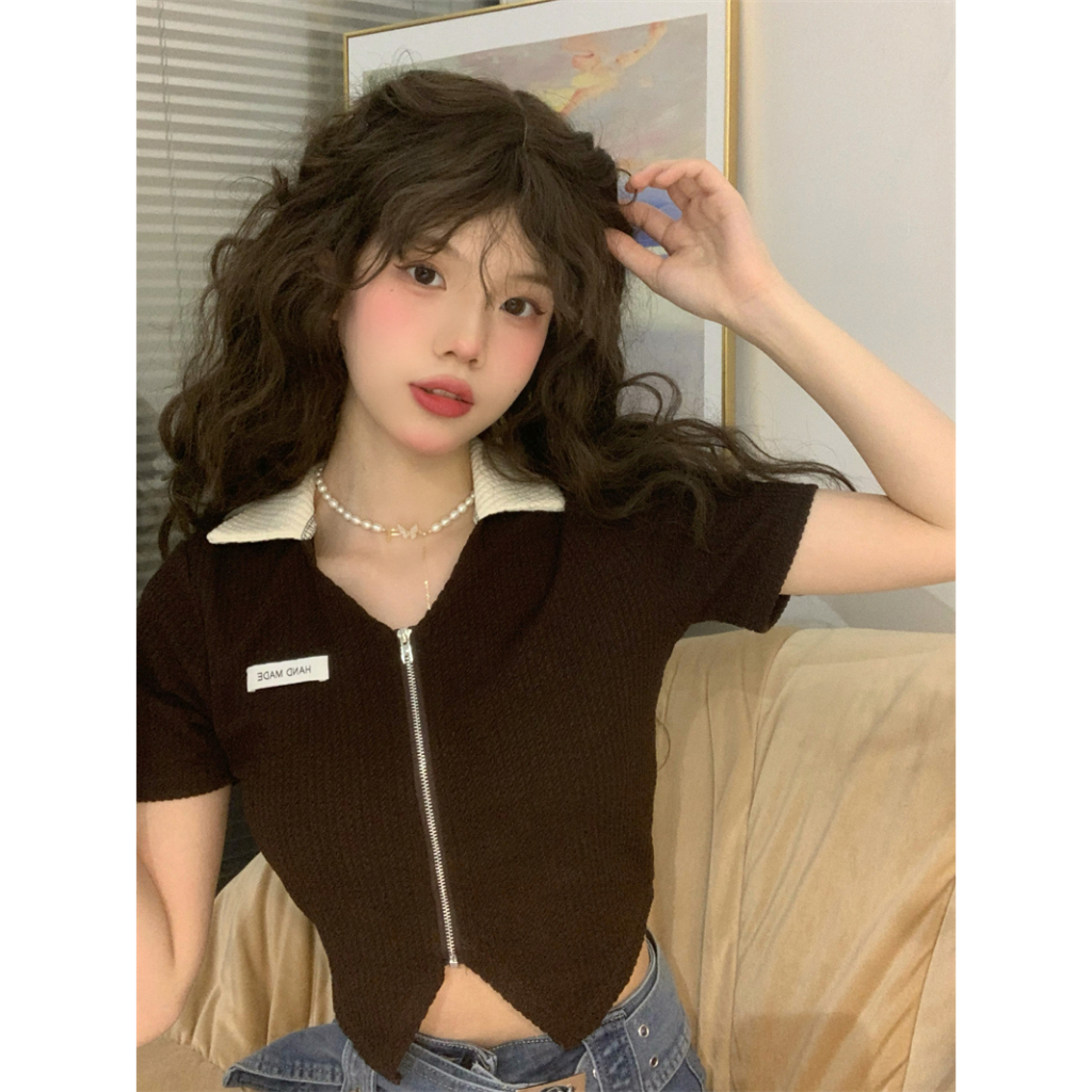 Kaisike Áo polo Tay Ngắn Dáng Ôm Có Khóa Kéo In Chữ Phong Cách Hàn Quốc Thời Trang Mùa Hè 2023 Cho Nữ