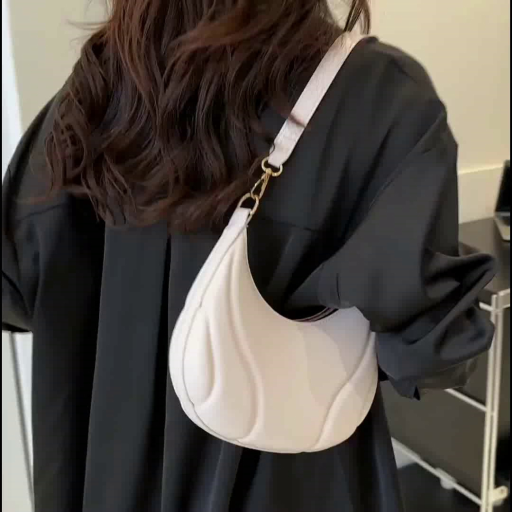 SISTER  Túi đeo chéo Túi Xách Đeo Chéo Nữ Đi chơi Dành Cho Nữ 2023 NEW  L21T1C0