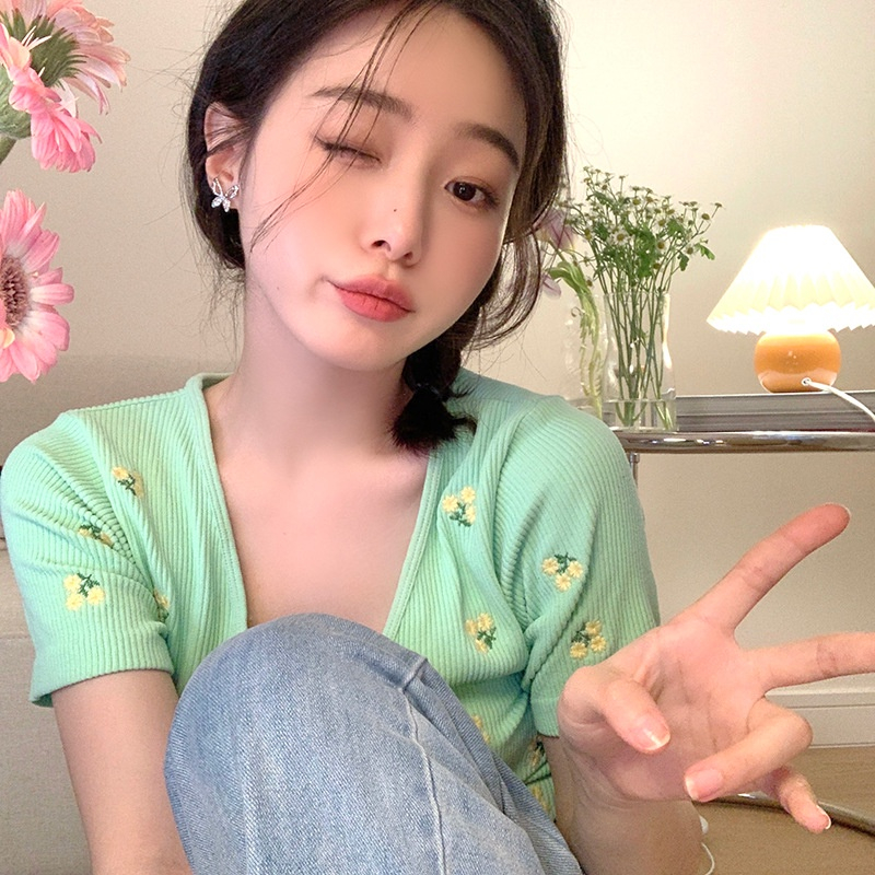 🌺🌺Bông Tai Mạ Bạc 925 Hình Bướm Siêu Nữ Tính Sang Trọng