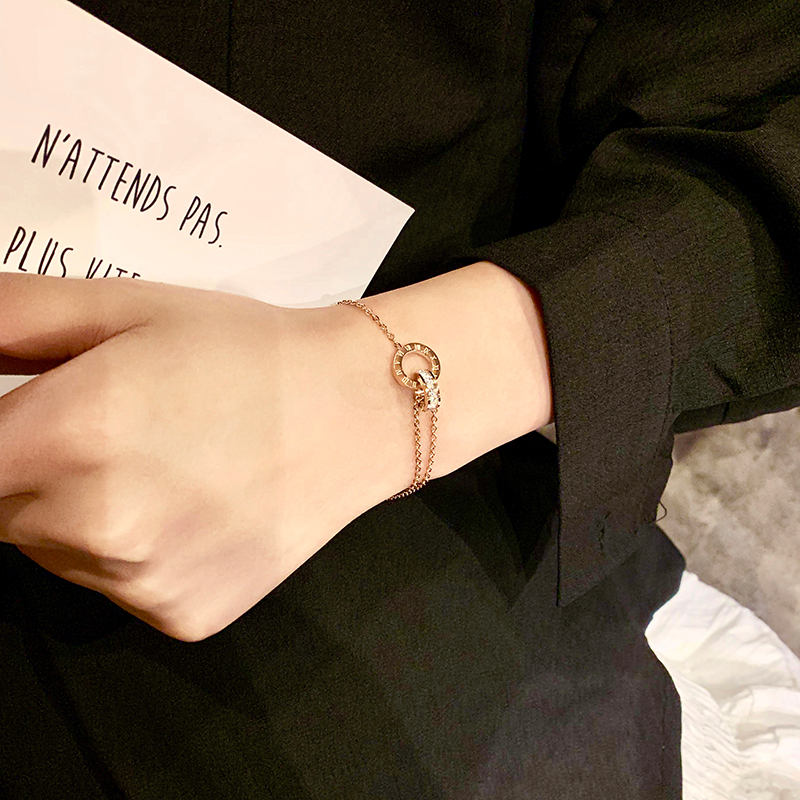 Vòng Tay Thép Titan Đính Kim Cương Nhân Tạo Khóa Số La Mã Sang Trọng Cho Nữ