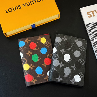 Ví da đựng hộ chiếu in họa tiết louis vuitton 100% giá đỡ