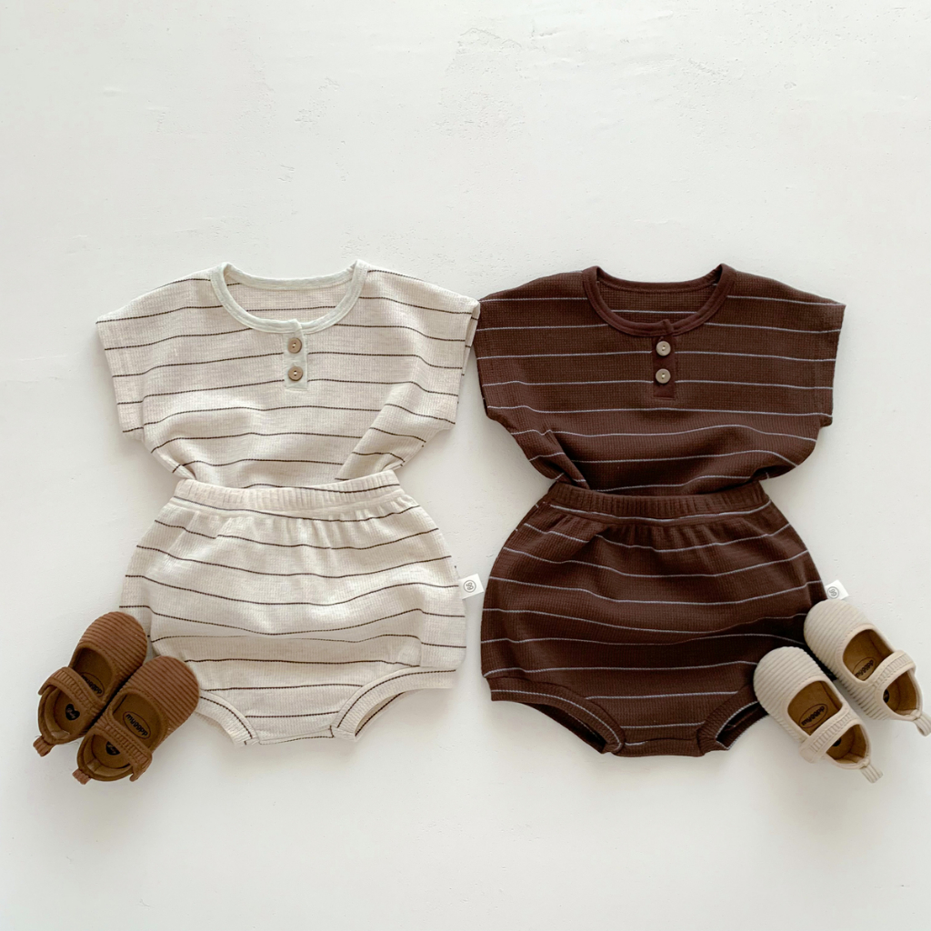Set Áo Thun Tay Ngắn Kẻ Sọc Phối Quần Short Vải Cotton Thời Trang Mùa Hè Dễ Thương Cho Bé