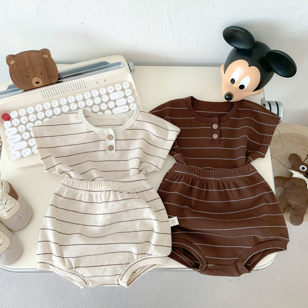 Set Áo Thun Tay Ngắn Kẻ Sọc Phối Quần Short Vải Cotton Thời Trang Mùa Hè Dễ Thương Cho Bé