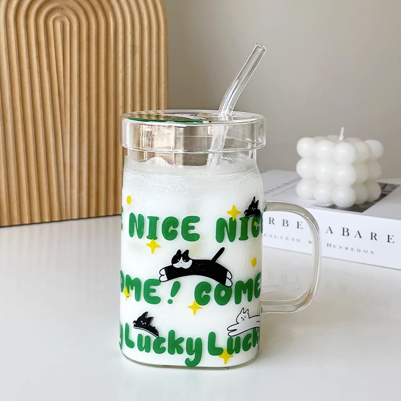 Cốc Nước Thủy Tinh Hình Vuông Cỡ Lớn Có Tay Cầm Họa Tiết Hoạt Hình Sáng Tạo
