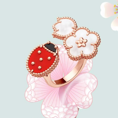Nhẫn Hở Hình Cỏ Ba Lá Màu Vàng Hồng Của Van Ladybug