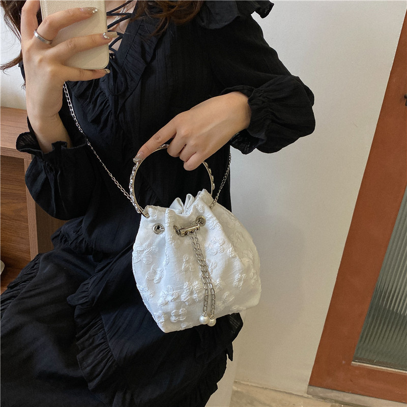 Túi Đeo Vai Dây Rút Họa Tiết Hoa Xếp Ly Thời Trang Cho Nữ