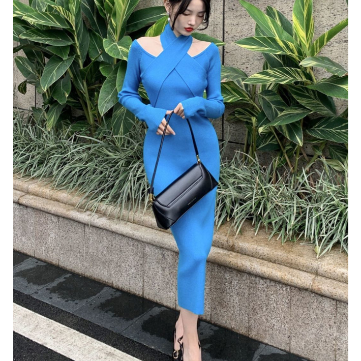 Đầm Dệt Kim Tay Dài Cổ Yếm Dáng Ôm Thời Trang Thu Đông Quyến Rũ Cho Nữ