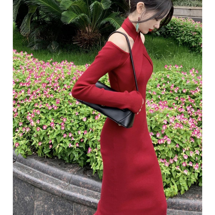 Đầm Dệt Kim Tay Dài Cổ Yếm Dáng Ôm Thời Trang Thu Đông Quyến Rũ Cho Nữ