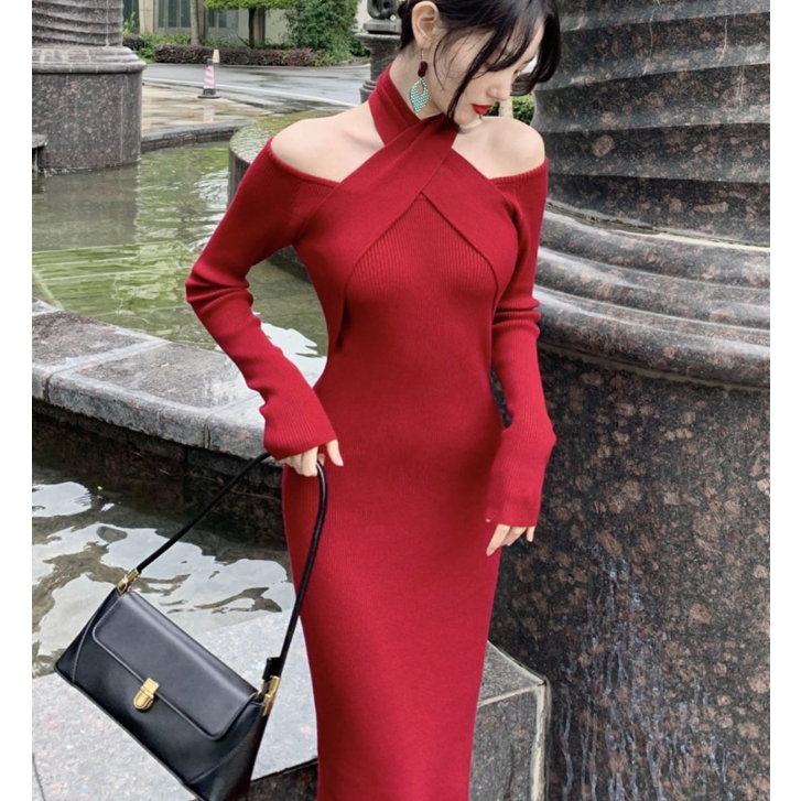 Đầm Dệt Kim Tay Dài Cổ Yếm Dáng Ôm Thời Trang Thu Đông Quyến Rũ Cho Nữ