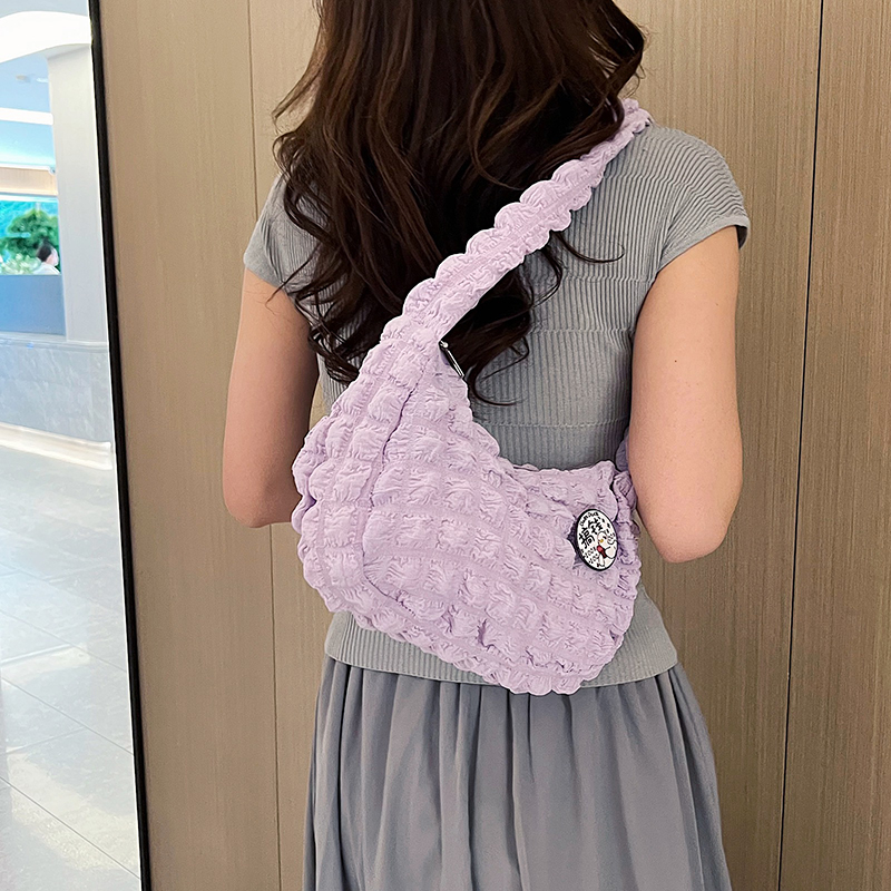 Túi Đeo Chéo Xếp Ly Cỡ Lớn Hình Đám Mây Joker Mới Cho Nữ