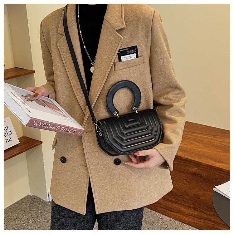 Túi đeo vai xách tay dáng vuông nhỏ thiết kế đơn giản thời trang thu đông mới dành cho nữ