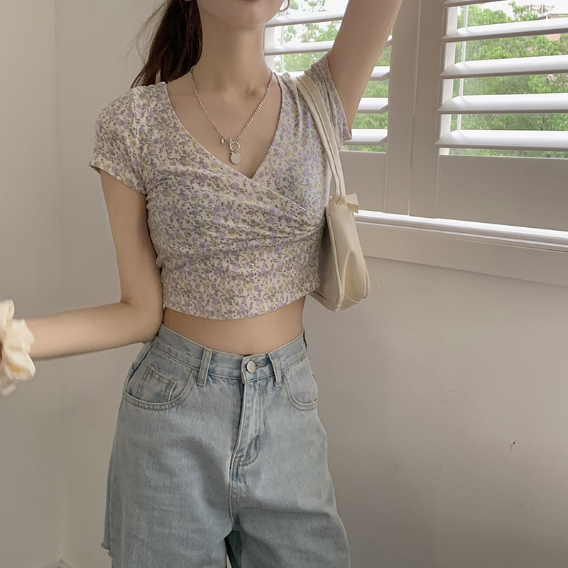 Áo Thun Tay Ngắn Cổ Chữ V Họa Tiết Hoa Phong Cách Hàn Quốc Ngọt Ngào