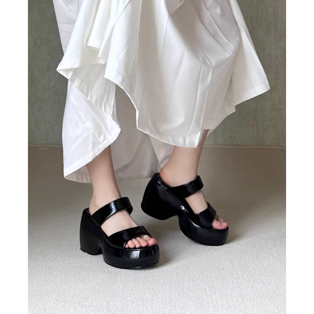 Dép Sandal Đế Xuồng Dày Dặn Phong Cách Thời Trang Mùa Hè 2023 Mới Dành Cho Nữ