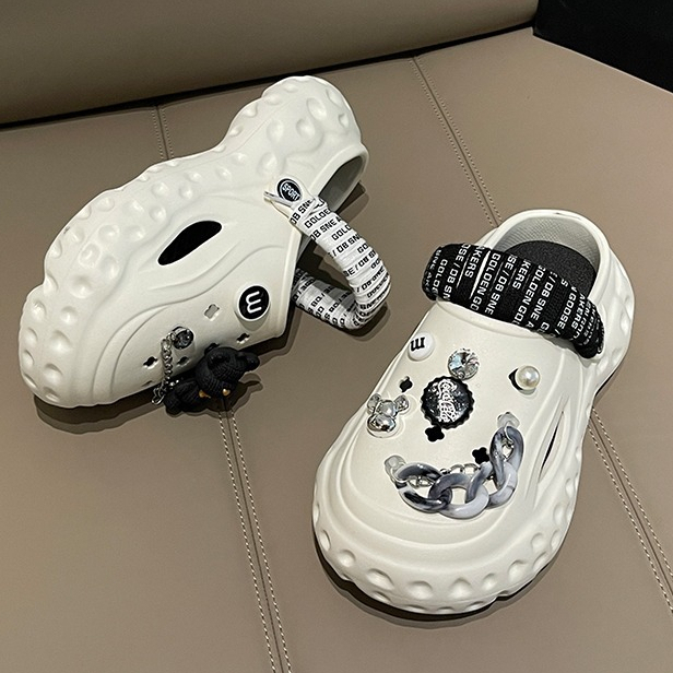 One more shoes⭐Dép Sandal Đế Mềm Chống Trượt Tăng Chiều Cao Họa Tiết Hoạt Hình Dễ Thương Thời Trang Mùa Hè Cho Nữ