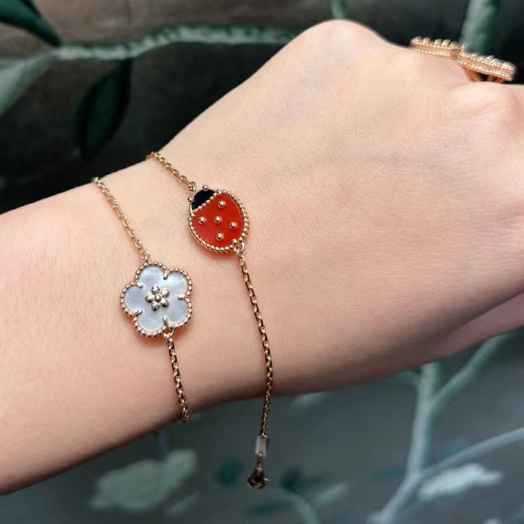 Nhẫn Hở Hình Bọ Cánh Cứng May Mắn Cánh Vàng Hồng carnelian onyx