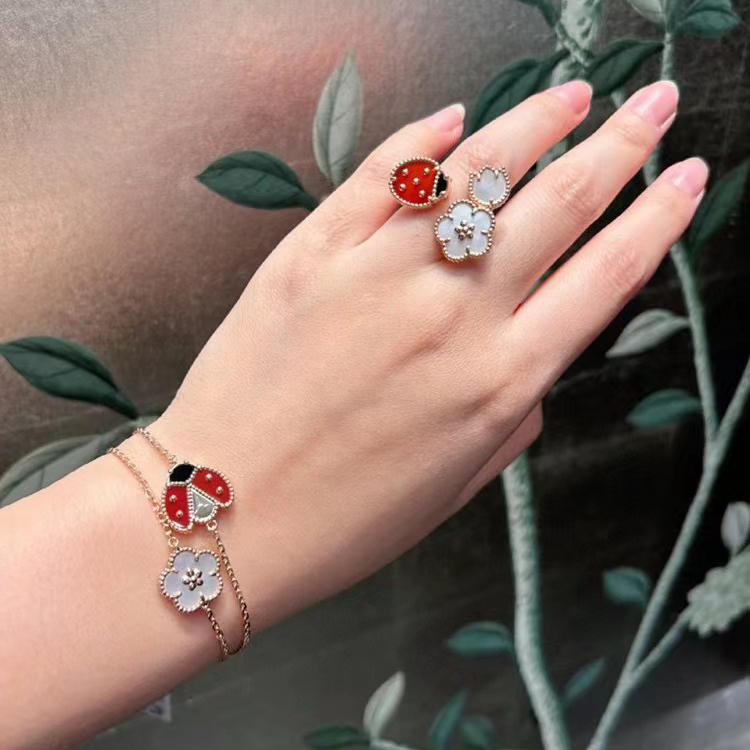 Nhẫn Hở Hình Bọ Cánh Cứng May Mắn Cánh Vàng Hồng carnelian onyx