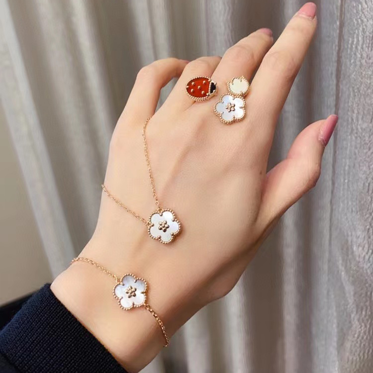 Nhẫn Hở Hình Bọ Cánh Cứng May Mắn Cánh Vàng Hồng carnelian onyx