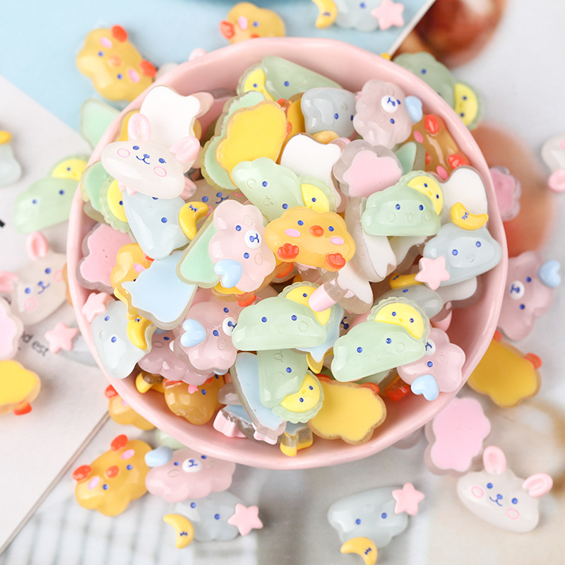 Set 20 / 40 Miếng Dán Trang Trí Ốp Điện Thoại Hình Đám Mây Trong Suốt Bằng Nhựa Resin DIY