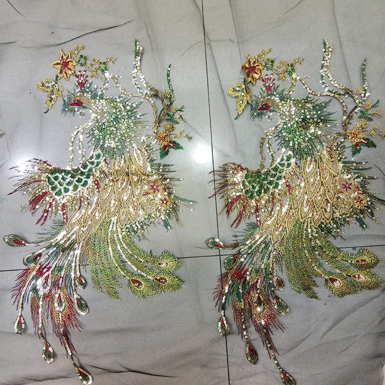 Miếng Dán Ủi Trang Trí Váy Cưới Hình Hoa Và Chim Công 3D Kích Thước 50 * 30CM