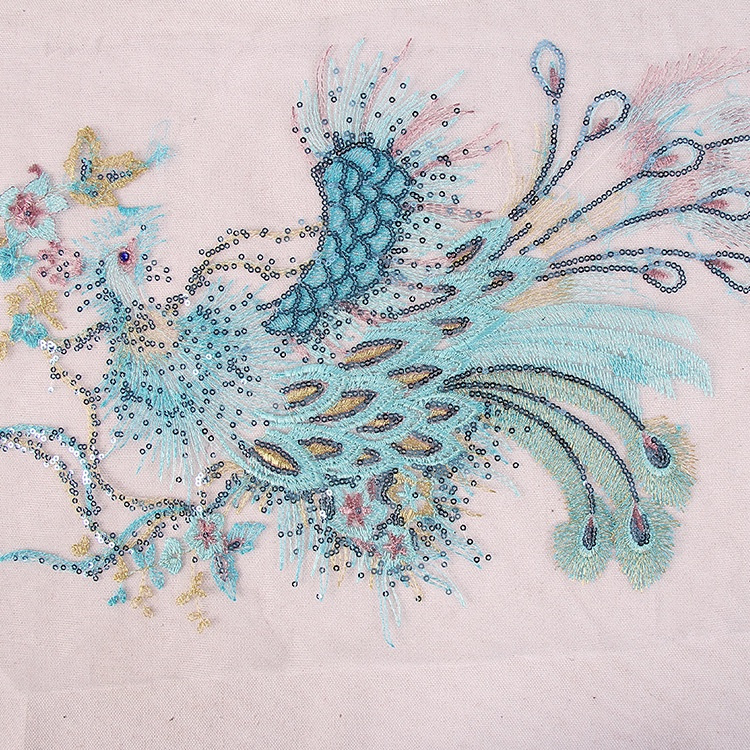 Miếng Dán Ủi Trang Trí Váy Cưới Hình Hoa Và Chim Công 3D Kích Thước 50 * 30CM