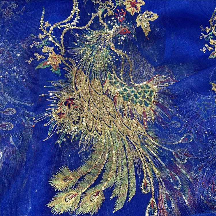 Miếng Dán Ủi Trang Trí Váy Cưới Hình Hoa Và Chim Công 3D Kích Thước 50 * 30CM