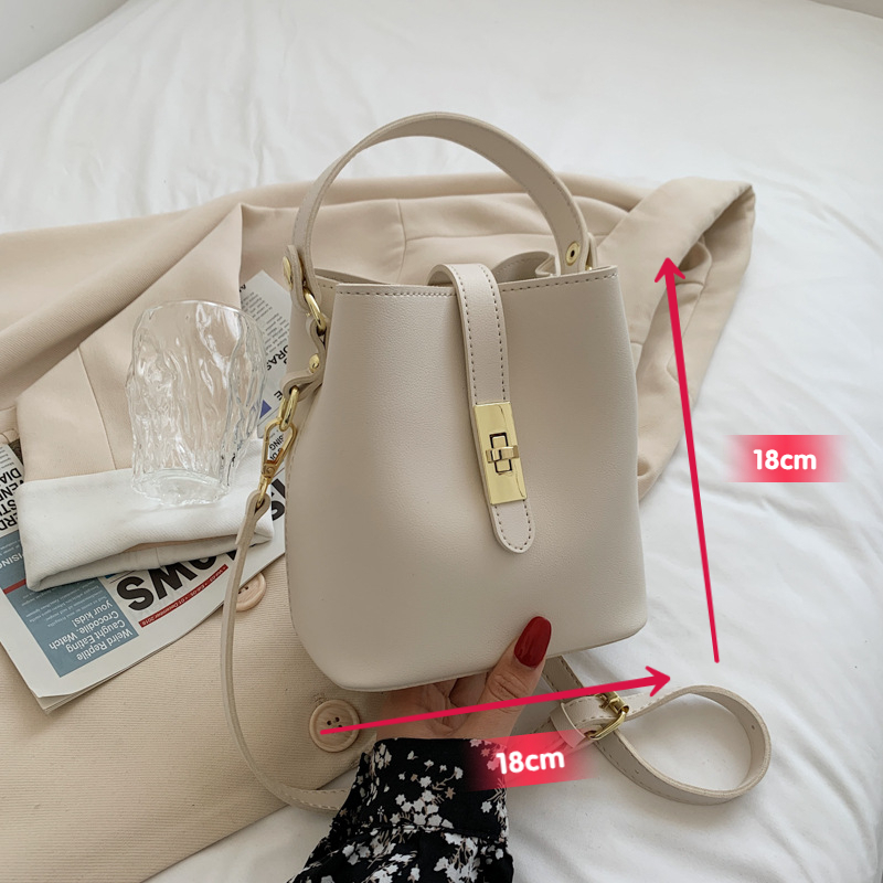 Túi Đeo Chéo Thời Trang Kiểu Dáng Sành Điệu Trẻ Trung