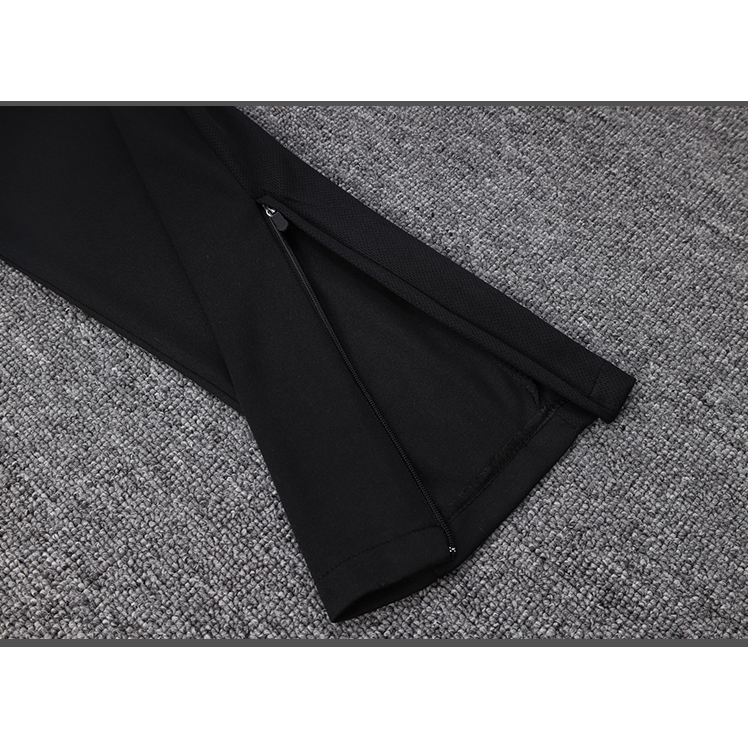 Bộ Đồ Đá Banh Màu Đen Kích Thước 23-24 NK Nửazip Tỉ Lệ 1: 1 Chất Lượng Cao Dành Cho Nam Giới