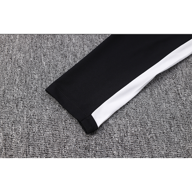 Bộ Đồ Đá Banh Màu Đen Kích Thước 23-24 NK Nửazip Tỉ Lệ 1: 1 Chất Lượng Cao Dành Cho Nam Giới