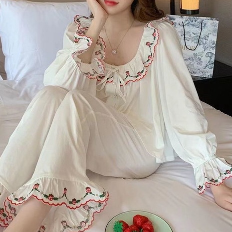 Bộ Đồ Ngủ Tay Dài In Họa Tiết Dâu Tây Dễ Thương Thời Trang Xuân Thu Cho Nữ