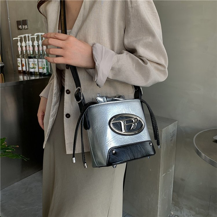 Túi Đeo Vai Dây Rút Màu Sắc Tương Phản Thời Trang 2023 Cho Nữ