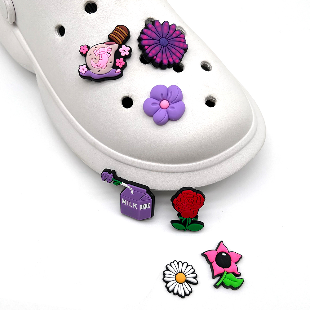 1 Ghim Cài Giày Dép Chính Hãng Hình Hoa Croc JIBZ Làm Quà Tặng Cho Bạn Gái