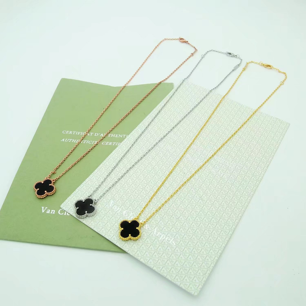 Vòng cổ Mặt Cỏ Bốn Lá Cổ Điển Mới 2023